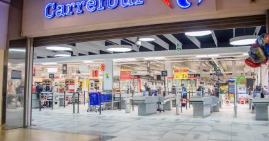 Carrefour anuncia demissões em massa e fechamento de 15 lojas em junho
