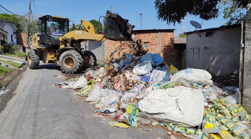 Prefeitura de Manaus mantém cidade limpa com serviços diários de recolhimento de lixo