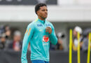 Rodrygo volta confiante à seleção após ‘eternidade’ fora: ‘Entregar minha melhor versão’